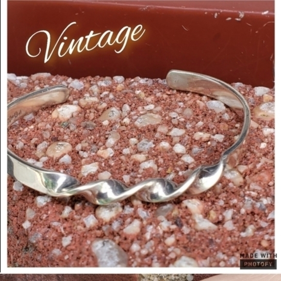 Vintage Modernist sterling open cuff - Picture 9 of 12